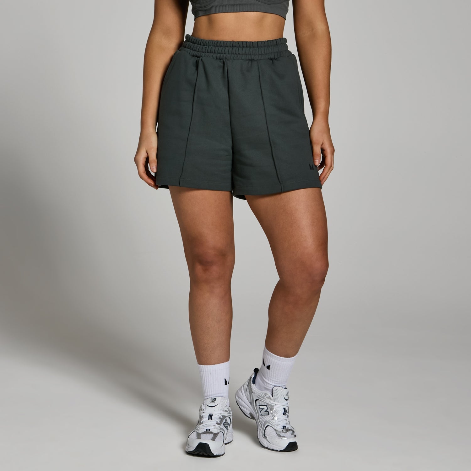 Lifestyle生活方式系列女士短款运动短裤 - 暗影  - XS